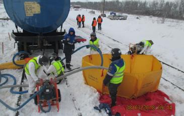 Запуск силовых агрегатов нефтесборщиков в Саратове