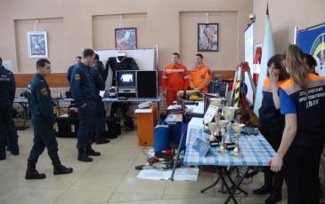 Демонстрация оборудование, находящееся на вооружении Приморского центра «ЭКОСПАС» на выставке систем предупреждения и ликвидации ЧС