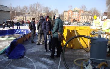 Демонстрация локализации и ликвидации разливов нефтепродуктов на суше спасателями Приморского центра «ЭКОСПАС»
